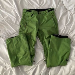 Men’s lightweight snow pants!